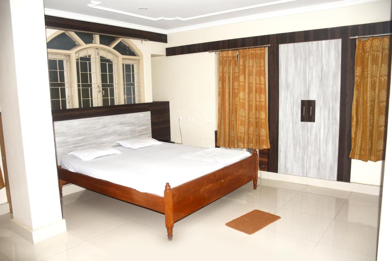 Hotel Trinath Nayagarh Экстерьер фото