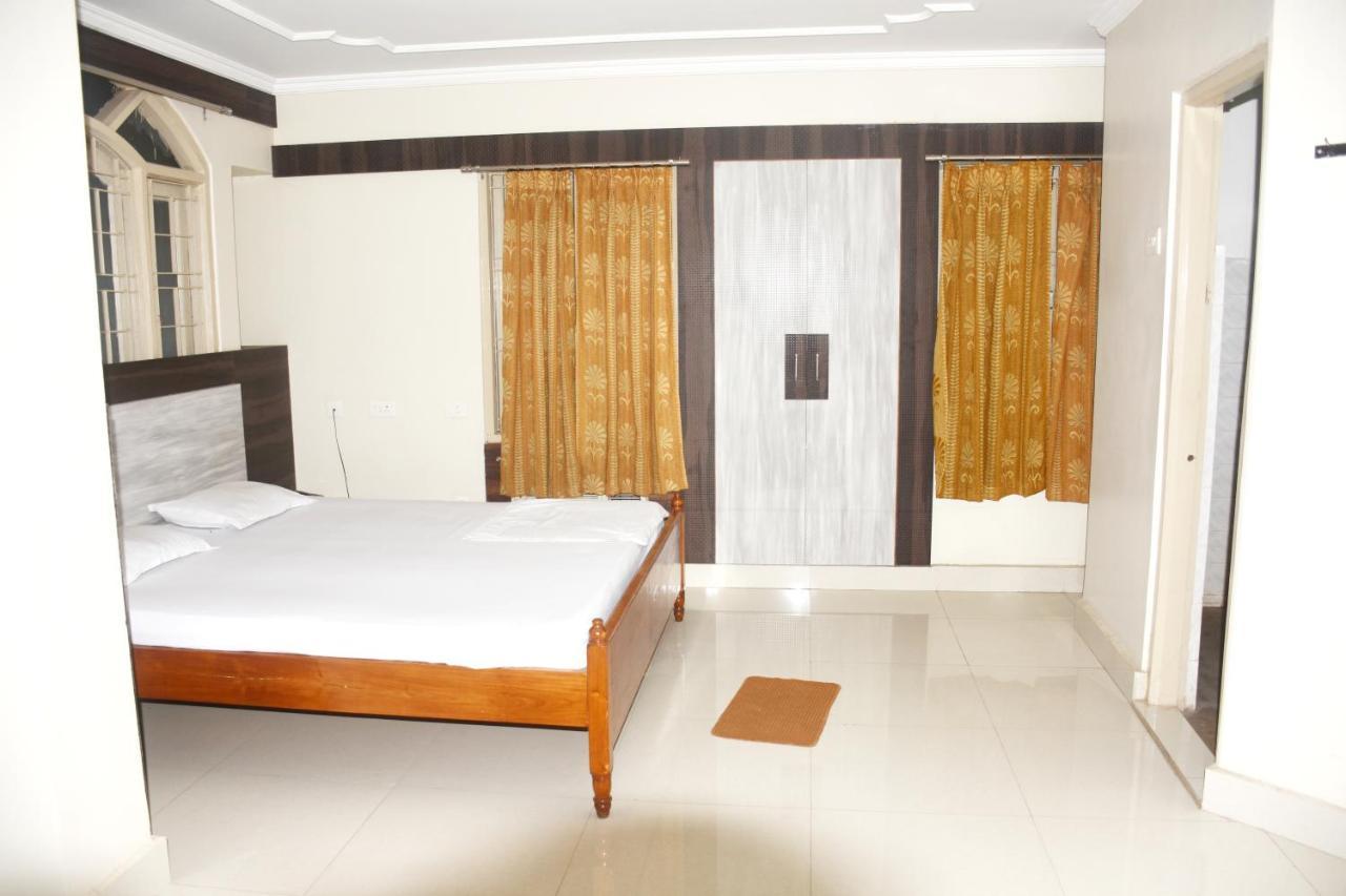 Hotel Trinath Nayagarh Экстерьер фото